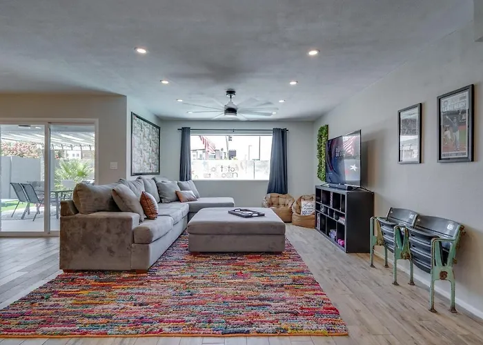 Shortstop At Sloan With Pool And Dog Friendly Near Sloan Park Ferienhaus