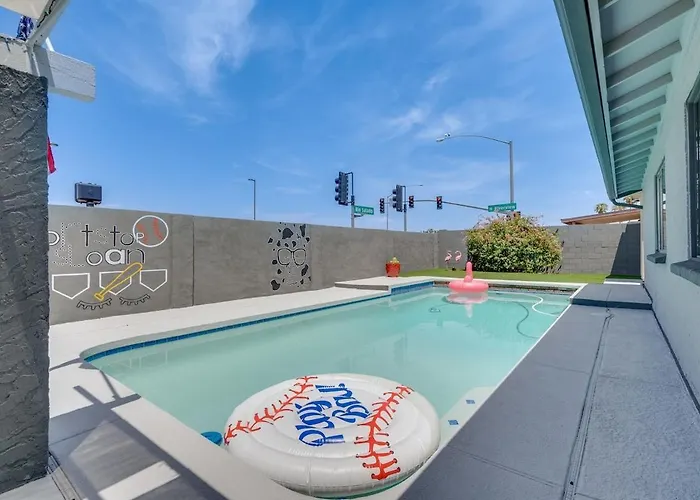 Shortstop At Sloan With Pool And Dog Friendly Near Sloan Park