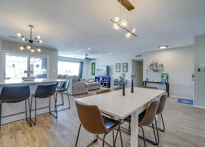 Shortstop At Sloan With Pool And Dog Friendly Near Sloan Park
