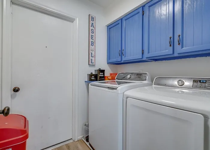 Shortstop At Sloan With Pool And Dog Friendly Near Sloan Park