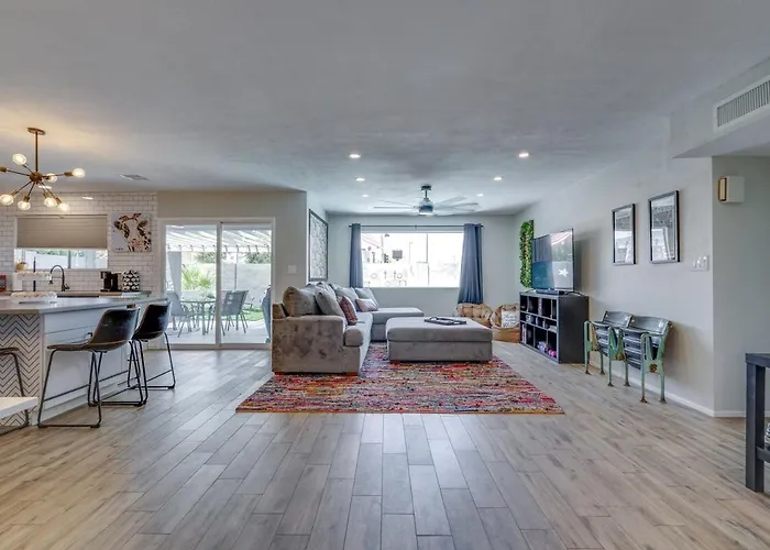 Ferienhaus Shortstop At Sloan With Pool And Dog Friendly Near Sloan Park