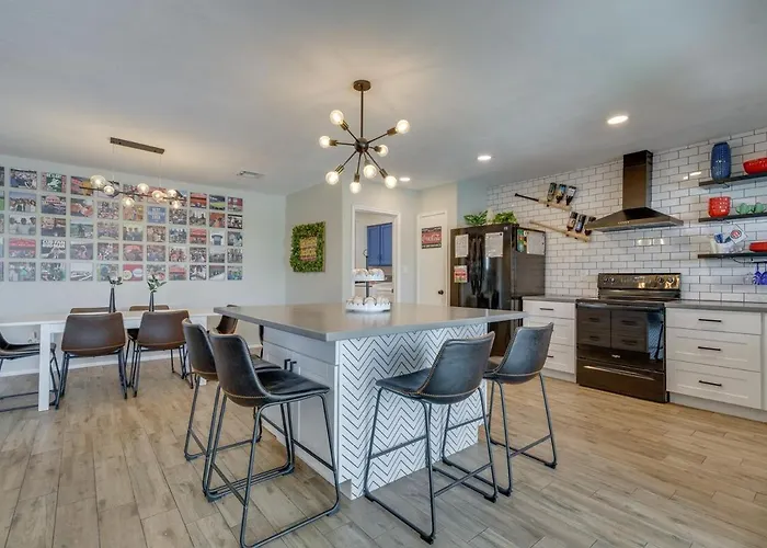 Shortstop At Sloan With Pool And Dog Friendly Near Sloan Park Ferienhaus