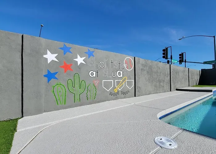Shortstop At Sloan With Pool And Dog Friendly Near Sloan Park