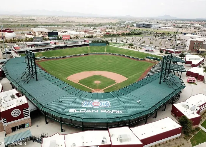Shortstop At Sloan With Pool And Dog Friendly Near Sloan Park Ferienhaus