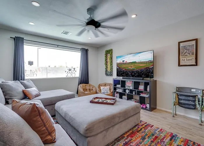Ferienhaus Shortstop At Sloan With Pool And Dog Friendly Near Sloan Park Mesa
