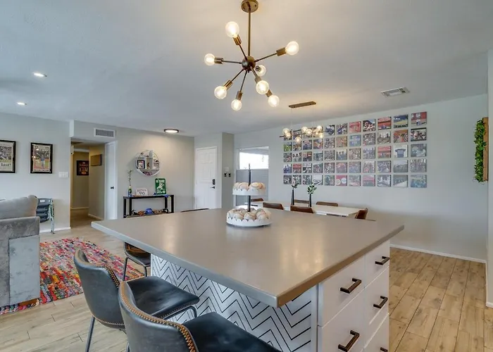 Shortstop At Sloan With Pool And Dog Friendly Near Sloan Park Ferienhaus *